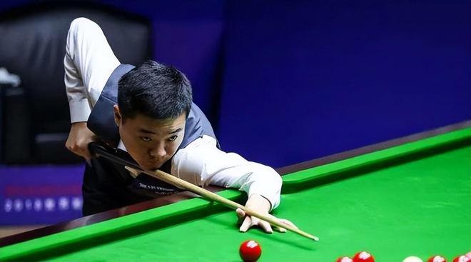 劳塔罗对阵尼科·帕兹：国际米兰与科莫，圣西罗上演争夺欧洲之路的巅峰对决